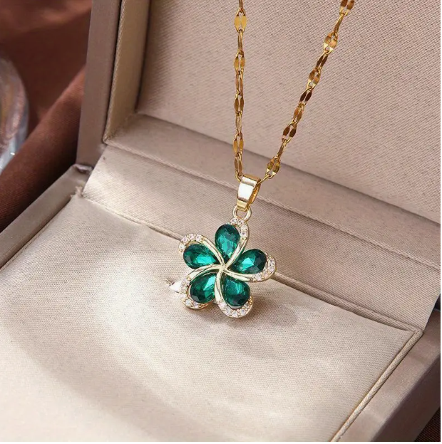 Flowers Pendant Necklace